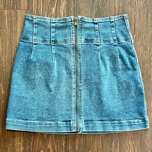💙We The Free💙 Denim Mini Skirt - Zip Front - Ladies Size 27